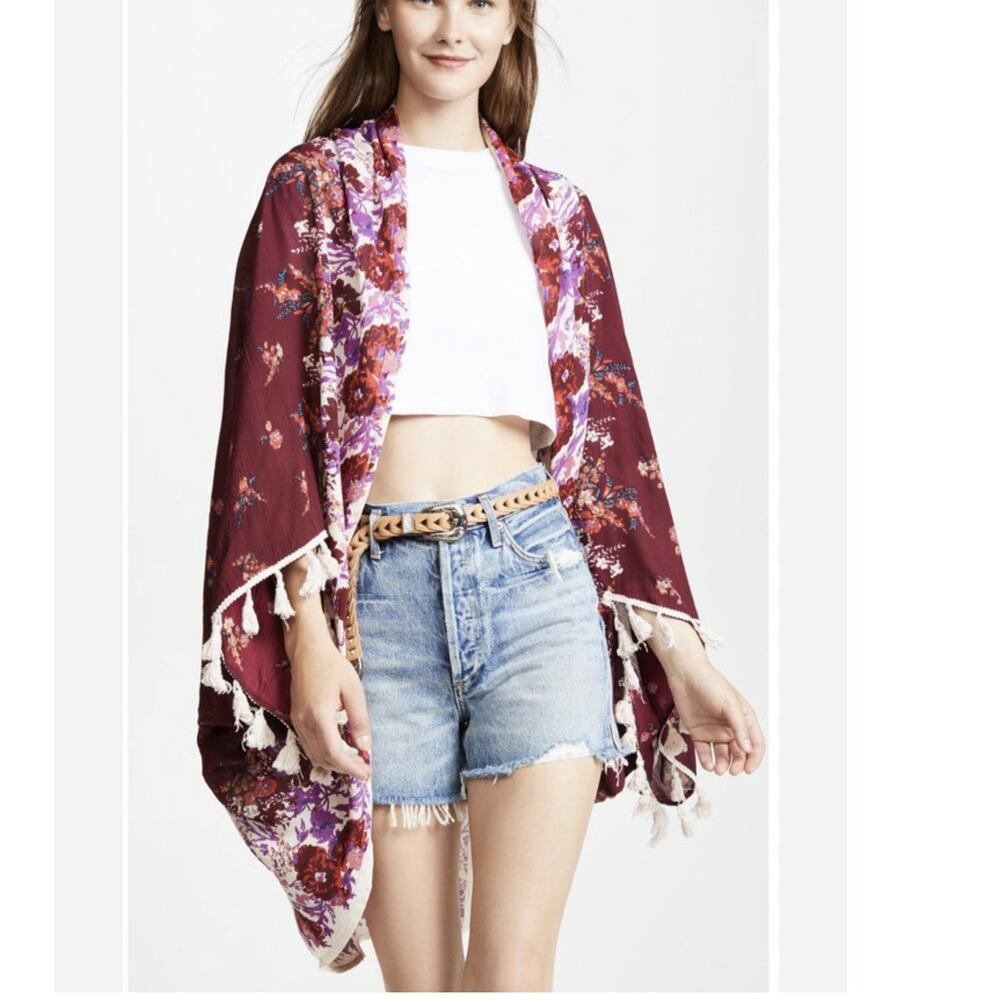 Free People Boho Chic Bali Wrapped In Blooms Tassel Trim Kimono OS Hippie Flowy